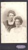 S?strene Laura Petersen (1873-1942) og Marie Petersen (1892-1977)
